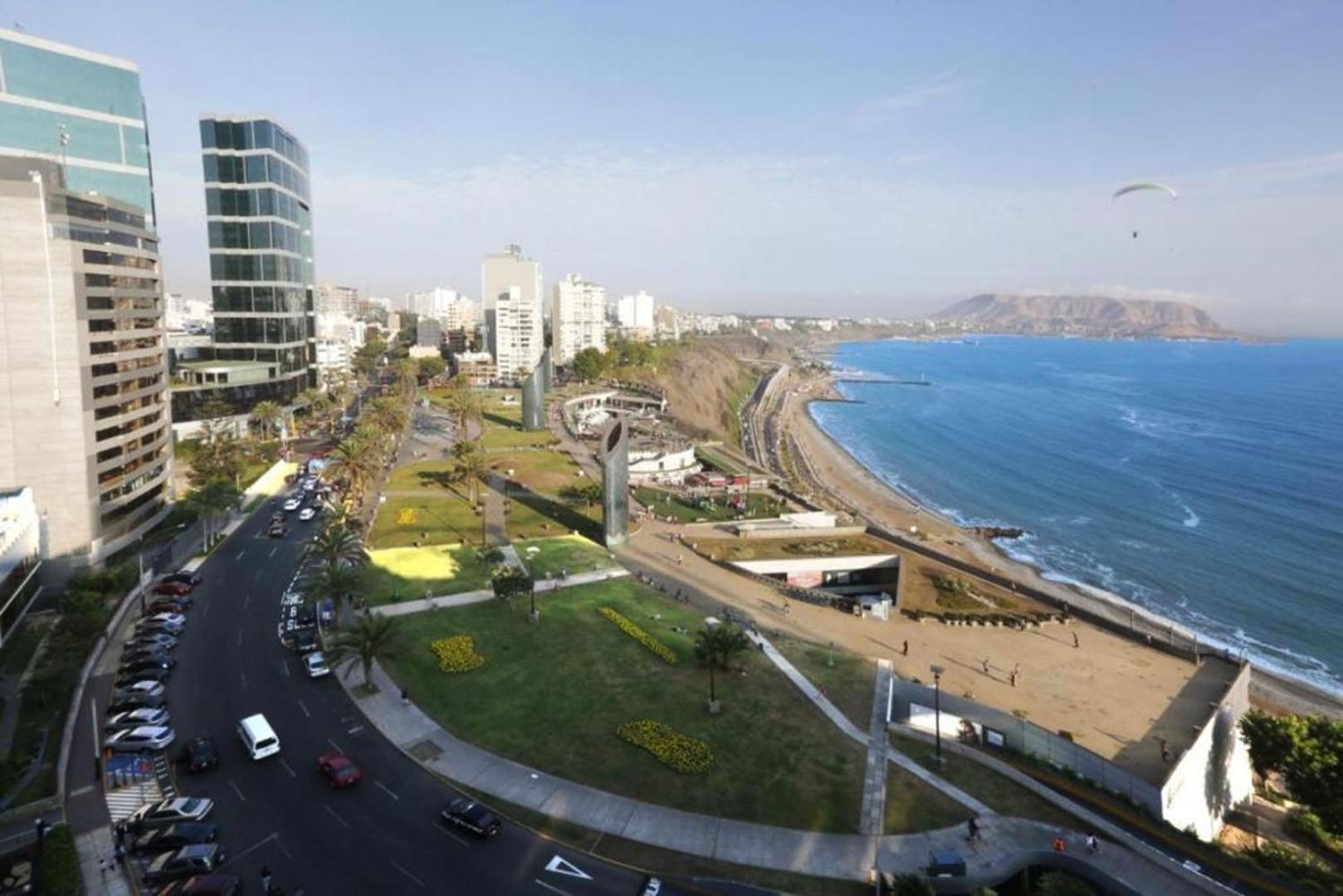 Oceanfront Miraflores Larcomar Next To Marriott Lima Exterior photo